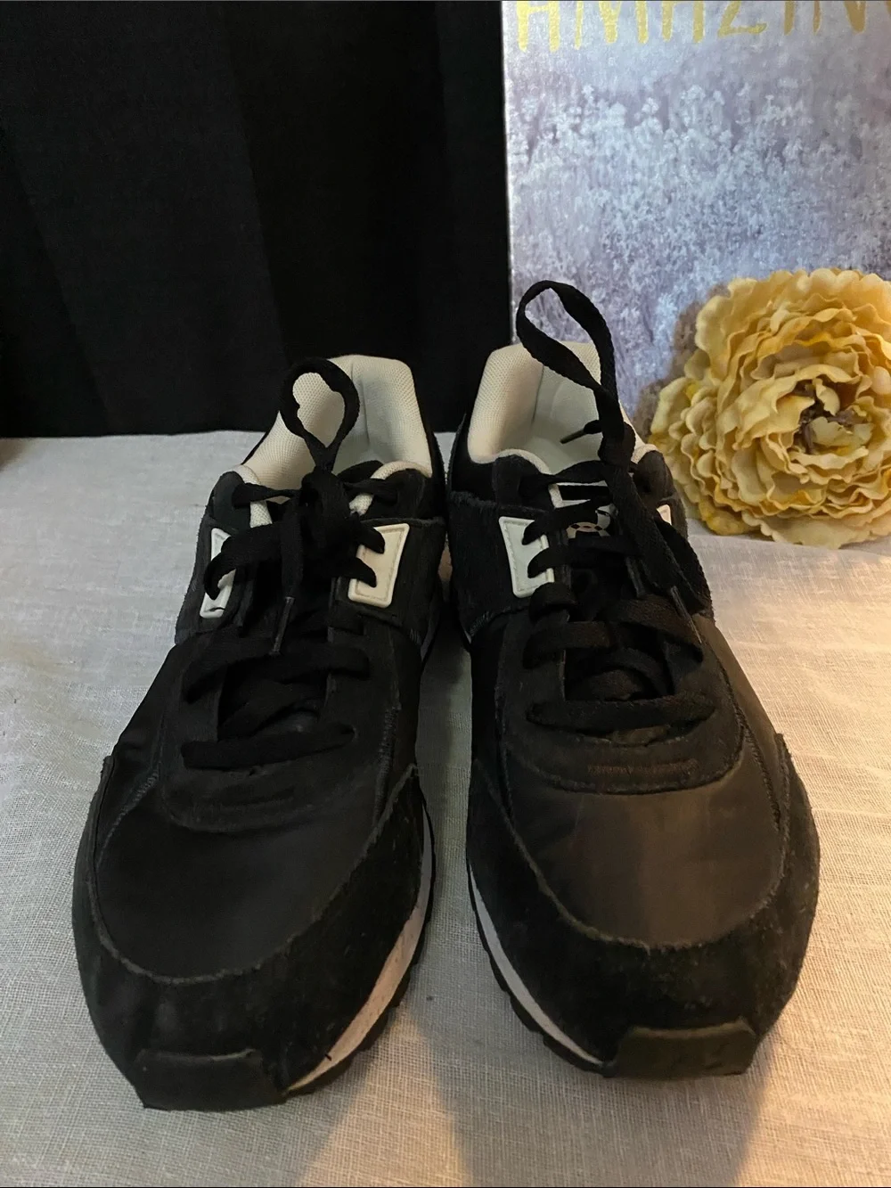 Under Armour SZ 11.5 Men's Essential Running Black & White Lace-Up Sneakers 2024